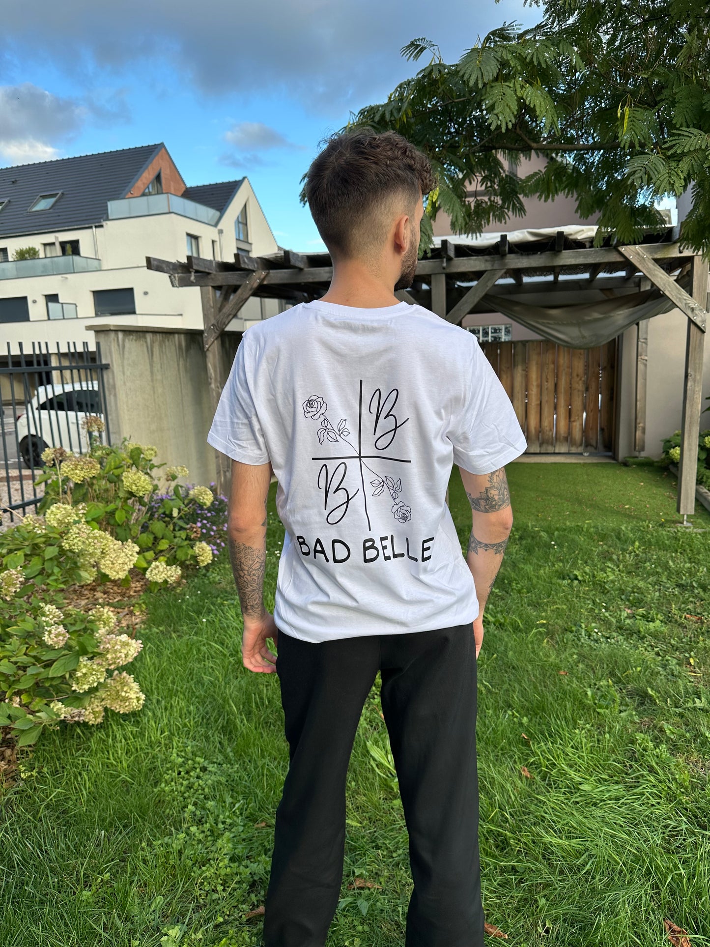 T-shirt « Franchement Iconic » unisexe blanc