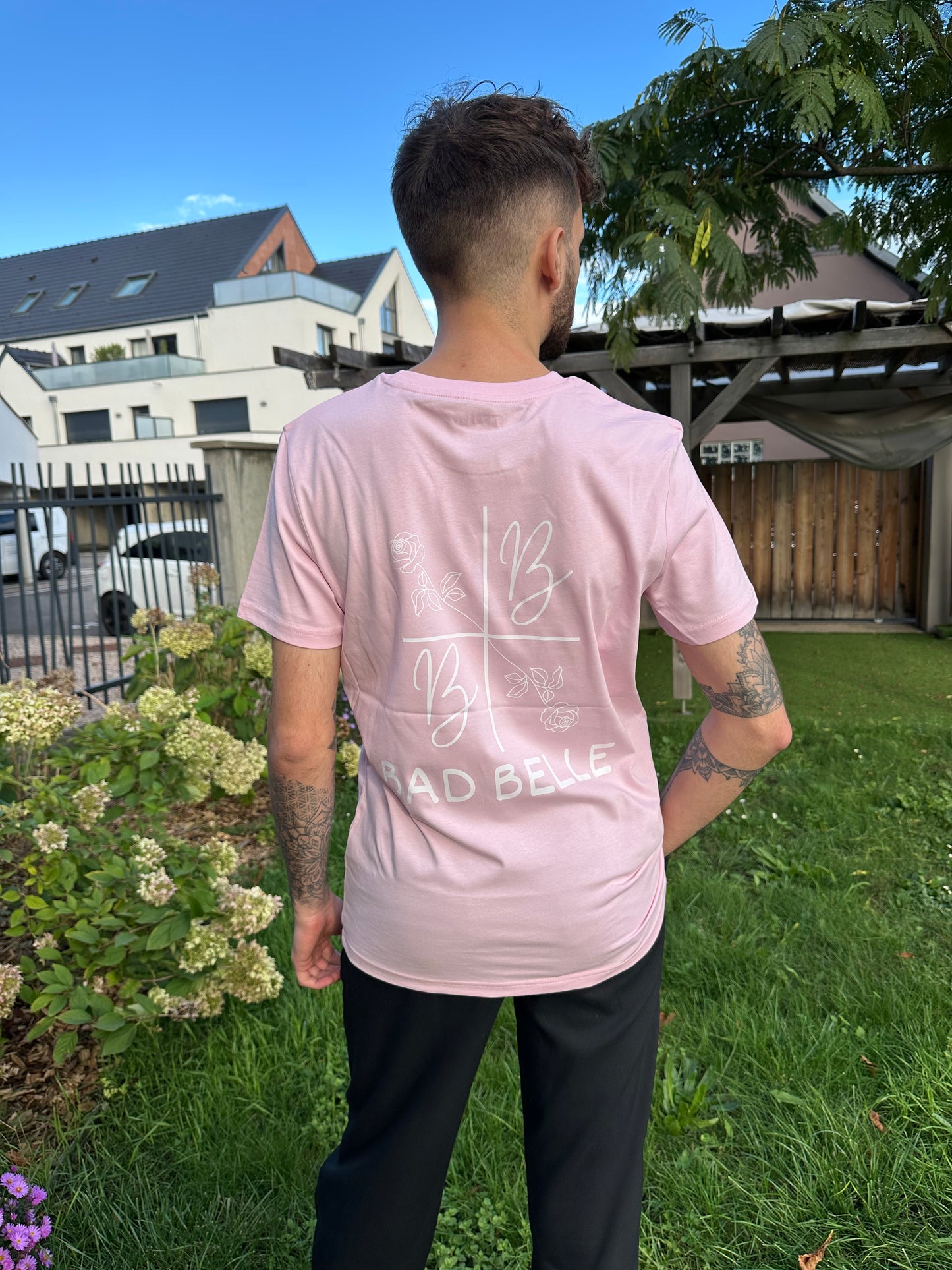 T-shirt « Franchement Iconic » unisexe rose pastel
